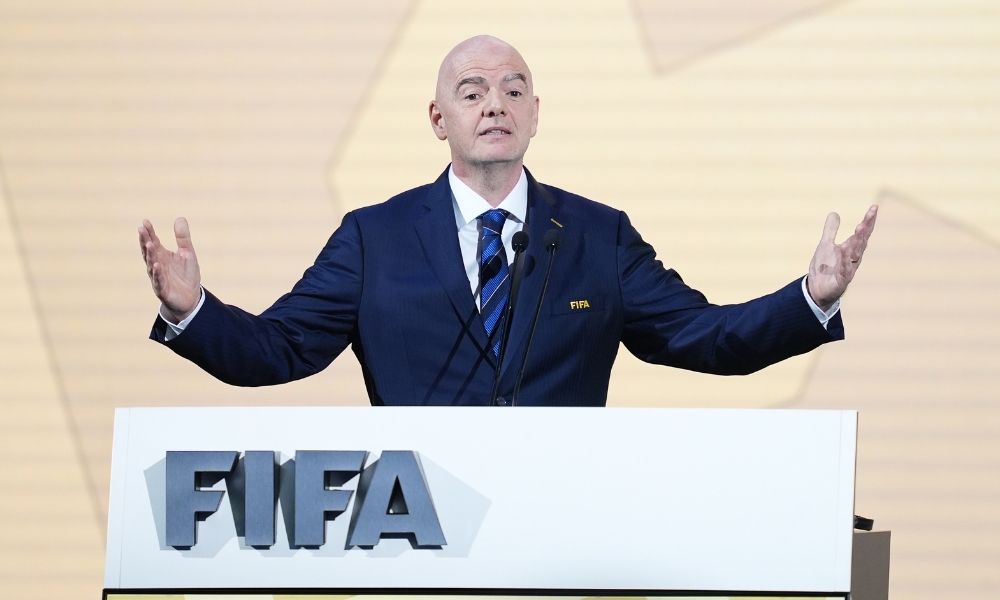 也与观众建 也与观众建